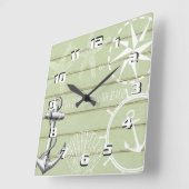 Rustikales Nautikleben ist besser am Strand Quadratische Wanduhr (Winkel)