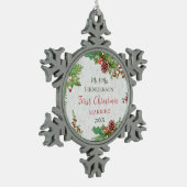 Rustikales Newlyweds 1. Weihnachtsmeilenstein Schneeflocken Zinn-Ornament (Links)