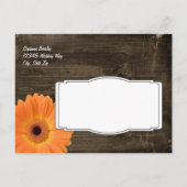 Rustikales Orange Daisy Wood Save the Date Postkar Ankündigungspostkarte (Rückseite)