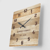 Rustikales Palettenholz Familienname Bauernhof Quadratische Wanduhr (Winkel)
