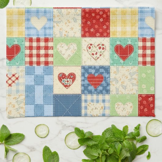 Rustikales Patchwork-Herzen-Picknick-Muster Geschirrtuch (Gefaltet)