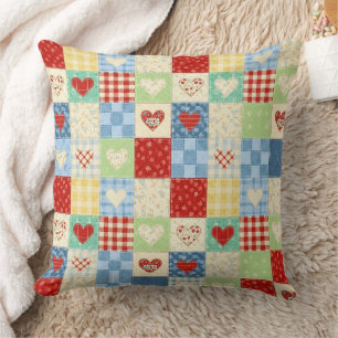 Rustikales Patchwork-Herzen-Picknick-Muster Kissen