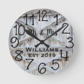 Rustikales Personalisiertes Grauholz Runde Wanduhr (Vorderseite)