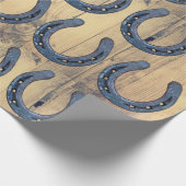 Rustikales Pferderennhorn, Hufeisen und Holzplanen Geschenkpapier (Ecke)