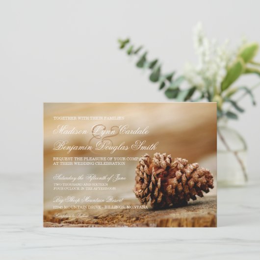 Rustikales Pine Cone Hochzeitsfest Einladung (Stehend Vorderseite)