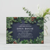 Rustikales Pine Cones Christmas Open House Einladung (Stehend Vorderseite)