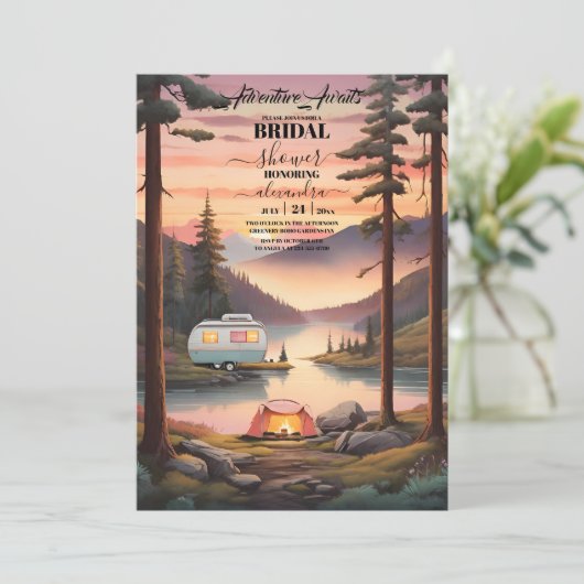 Rustikales Pine Woods Camping Mountain Brautparty Einladung (Stehend Vorderseite)