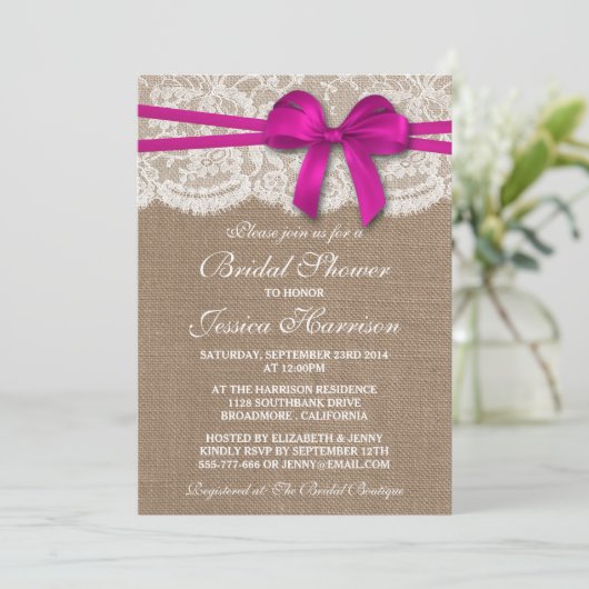 Rustikales Pink Bow, Burlap & Lace Brautparty Einladung (Stehend Vorderseite)