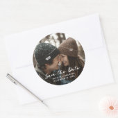 Rustikales Pinselskript Hochzeitsschreiben speiche Runder Aufkleber (Umschlag)