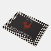 Rustikales Rooster mit schwarzem Hintergrund | Nam Fußmatte (Schrägansicht)