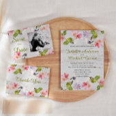 Rustikales Rosa Florals auf Weißholz Einladung