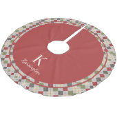 Rustikales Rot Grün Argyle Weihnachtsmonogramm Polyester Weihnachtsbaumdecke (Schrägansicht)