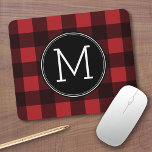 Rustikales Rot-Schwarz-Buffalo-Kariertes Muster Mo Mousepad<br><div class="desc">Ein robustes und maskulines Design mit einem Bereich für Monogramme. Ein klassisches,  traditionelles Muster,  das es schon seit Jahren gibt. Wenn Sie das Kunstwerk anpassen oder den Schriftart ändern möchten,  können Sie auf den Bereich anpassen klicken. Dies führt Sie zum Design-Tool,  mit dem Sie viele Änderungen vornehmen können.</div>