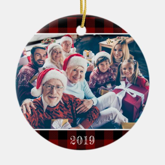 Rustikales Rotes Buffalo Kariertes Foto Weihnachts Keramik Ornament (Vorne)