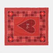 Rustikales rotes Patchwork - Quilkarton Monogramm Fleecedecke (Vorderseite (Horizontal))