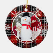 Rustikales Rotes Schwarzes Kariertes Schneeflocken Keramik Ornament (Vorne)