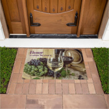 Rustikales Rotes und Weißes Weinglas Trauben Fass