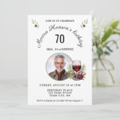 Rustikales Rotwein Glass Olive 50. Geburtstag Foto Einladung (Stehend Vorderseite)