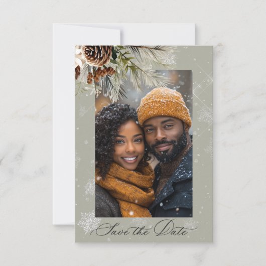 Rustikales Schneefall Pine Floral Sage Foto Hochze Save The Date (Vorderseite)
