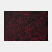 Rustikales schwammiges Rot auf dunkelrotem Hinterg Fußmatte (Vorderseite)