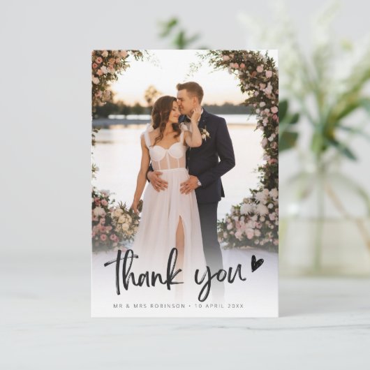 rustikales Schwarz-Script-Herz frisch verheiratet Dankeskarte (Stehend Vorderseite)