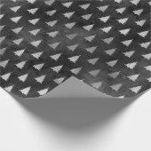 Rustikales, schwarz-silbernes Weihnachtsbaummuster Geschenkpapier (Ecke)