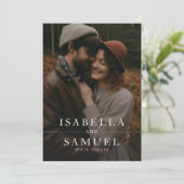 Rustikales Schwarz-Weiß-Overlay-Foto Einladung (Stehend Vorderseite)