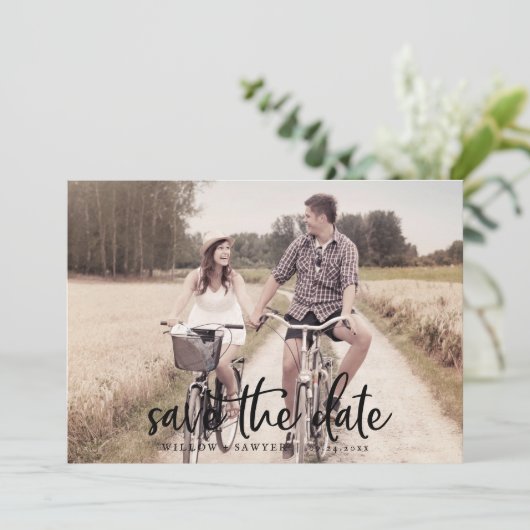 Rustikales Script Horizontal Light Foto Save the D Date (Stehend Vorderseite)