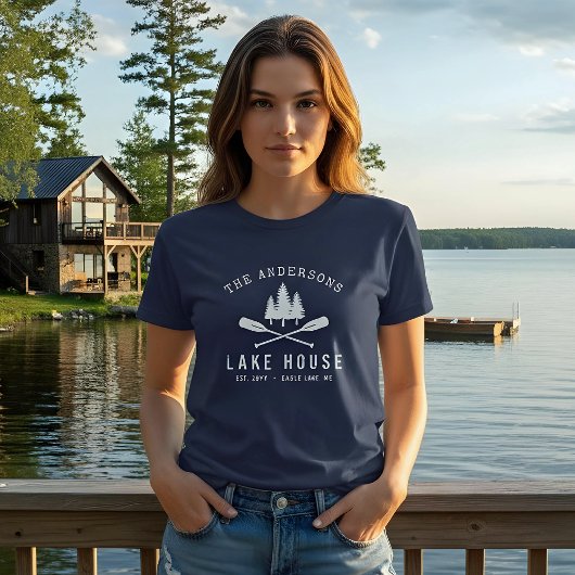 Rustikales Seehaus Name Boat Oars Trees T-Shirt