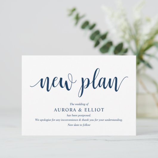 Rustikales Skript, Navy Blue Skript, Hochzeitsstip Begleitkarte (Stehend Vorderseite)