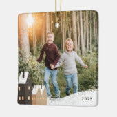 Rustikales Snowy Village Scene Foto Keramikornament (Links)