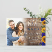 Rustikales Sonnenblumen-Foto Save the Date Karte (Stehend Vorderseite)