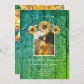 Rustikales Sonnenblumen Grünes Holz Hochzeitsstich Einladung (Vorne/Hinten)