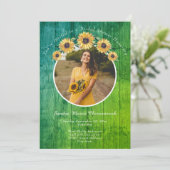 Rustikales Sonnenblumen Grünes Holz Hochzeitsstich Einladung (Stehend Vorderseite)