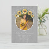 Rustikales Sonnenblumen Weißes Holz Hochzeitsstich Einladung (Stehend Vorderseite)