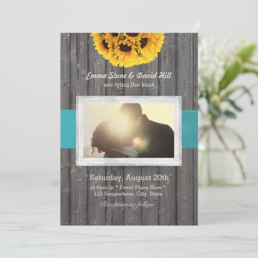 Rustikales Sonnenblumenholz Foto Hochzeit Einladung (Stehend Vorderseite)