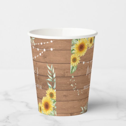 Rustikales Sonnenblumenlicht Brautparty Pappbecher (Links)