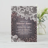 Rustikales Spitzenholz Rosa Glitzer Probe Abendess Einladung (Stehend Vorderseite)