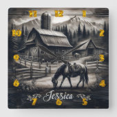 Rustikales Stall und Pferd im Gebirge Landschaft Quadratische Wanduhr (Vorderseite)