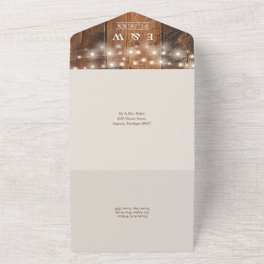 Rustikales Stallenholz-String-Lights QR-Hochzeitss All In One Einladung (Außenbereich)