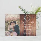 Rustikales Stallholz Aquarell Blätter Monogramm Fo Save The Date (Stehend Vorderseite)