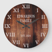 Rustikales Stallholz Familienname Land Große Wanduhr (Vorderseite)