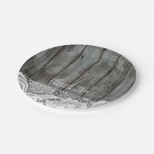 Rustikales Stallholz Spitzenplatz Western Hochzeit Pappteller (Schrägansicht)