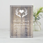 Rustikales Stallholz & Weiße Hirsche Hochzeit Einladung (Stehend Vorderseite)