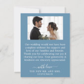 rustikales staubblaues Wasserfarben-Blumenbouquet Dankeskarte (Rückseite)