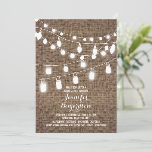 Rustikales String Lights Burlap-Brautparty Einladung (Stehend Vorderseite)