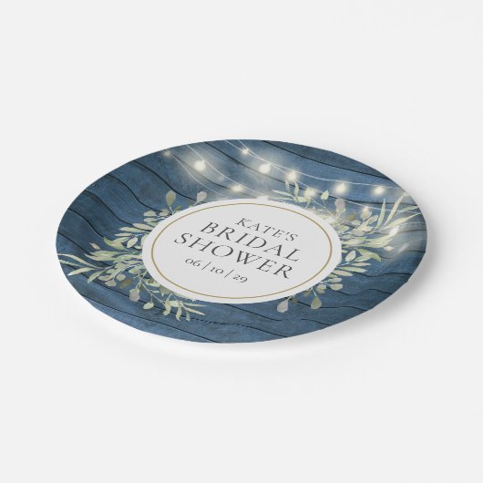 Rustikales String Lights Greenery Brautparty Pappteller (Schrägansicht)