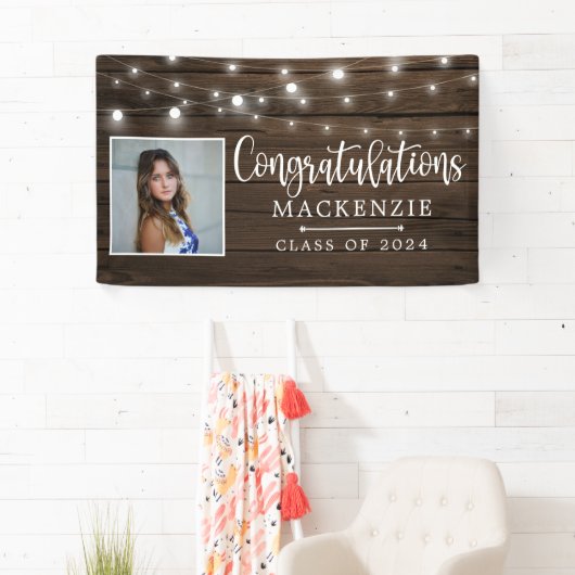 Rustikales String Lights Stall Wood Abschluss Foto Banner (Insitu)