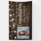 Rustikales String Lights Stall Wood Abschluss Foto Banner (Vertikal)