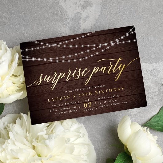 Rustikales String Lights Überraschendes Party Folieneinladung
